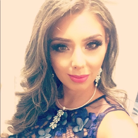 Meet the Posher - Picture 1 of 1